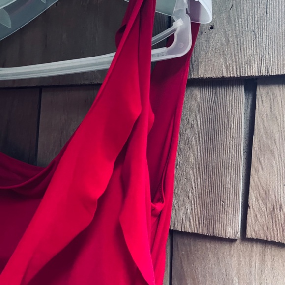 Emerald Sundae Juniors' Ruffled One-Shoulder Gown Population Red Dress Size L - Picture 7 of 15